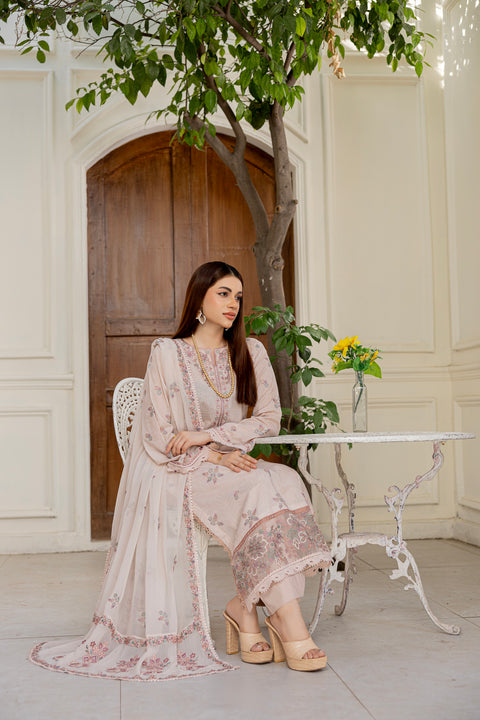 D-2304 | 3 Pcs Embroidered Lawn Collection