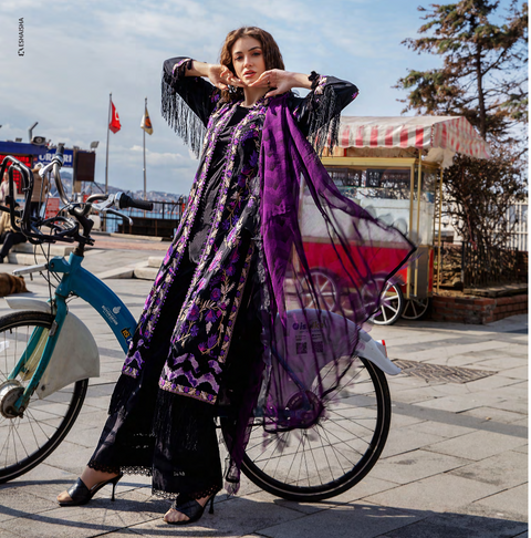 EA-525 3-PCS Luxury Embroidered Lawn.